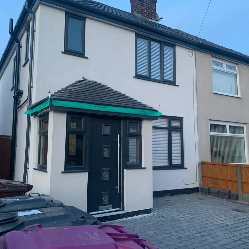 Applying primer coat before silicone thin-coat render application